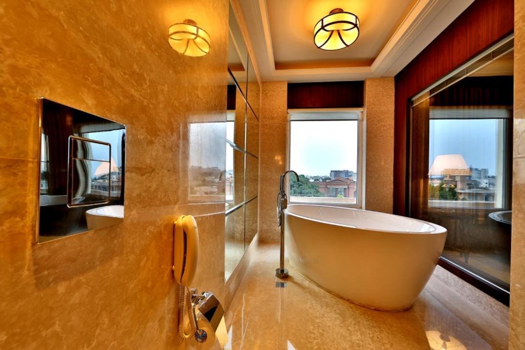 Hotel Maharaja Regency Ludhiana Luaran gambar
